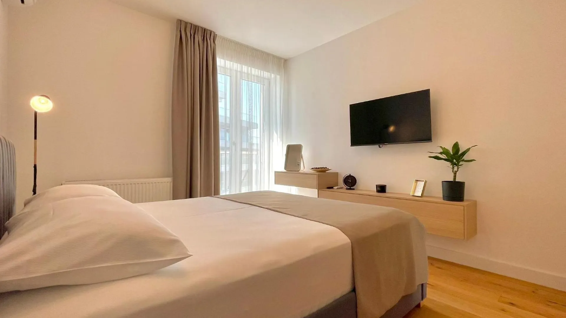 Apartment No 401 Lebada Lake Bucharest